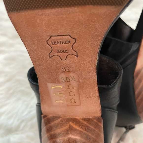 Stunning BCBGMaxAzria heeled booties - Picture 8 of 13